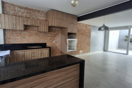 Casa de Vila à venda com 2 quartos, sendo 1 suíte, em Alto da Boa Vista, São Paulo, SP