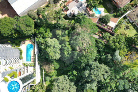 Terreno à venda em Paraisópolis, São Paulo, SP