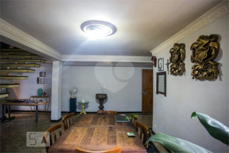 Casa à venda com 7 quartos, sendo 4 suítes, em Vila Monumento, São Paulo, SP