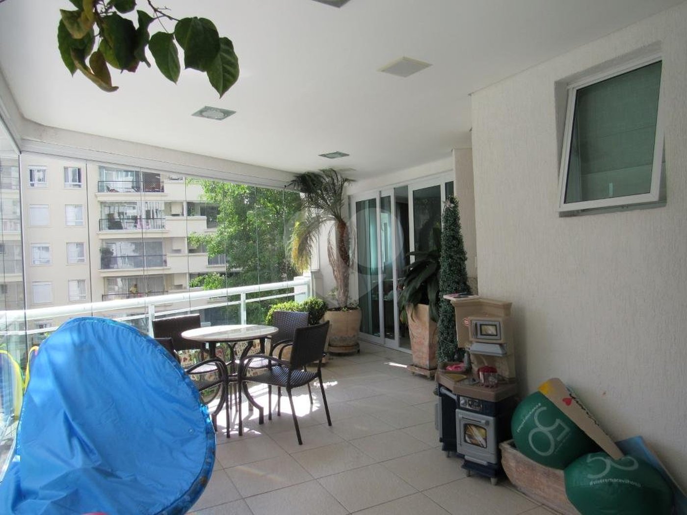 Apartamento à venda com 3 suítes em Real Parque, São Paulo, SP