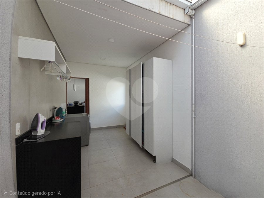 Casa à venda com 4 quartos, sendo 1 suíte, no condomínio Village Ipanema 2, Araçoiaba da Serra - SP
