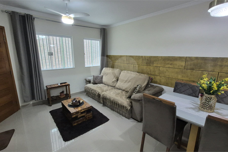 Casa à venda com 2 suítes no condomínio Simão Machado, São Paulo - SP