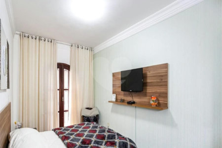 Casa à venda com 3 quartos, sendo 1 suíte, em Parque das Nações, Santo André, SP