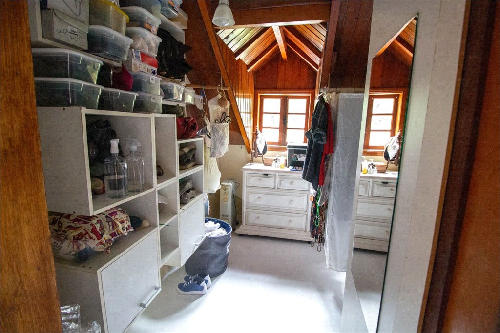 Chácara à venda com 5 quartos, sendo 4 suítes, no Centro (canguera), São Roque, SP