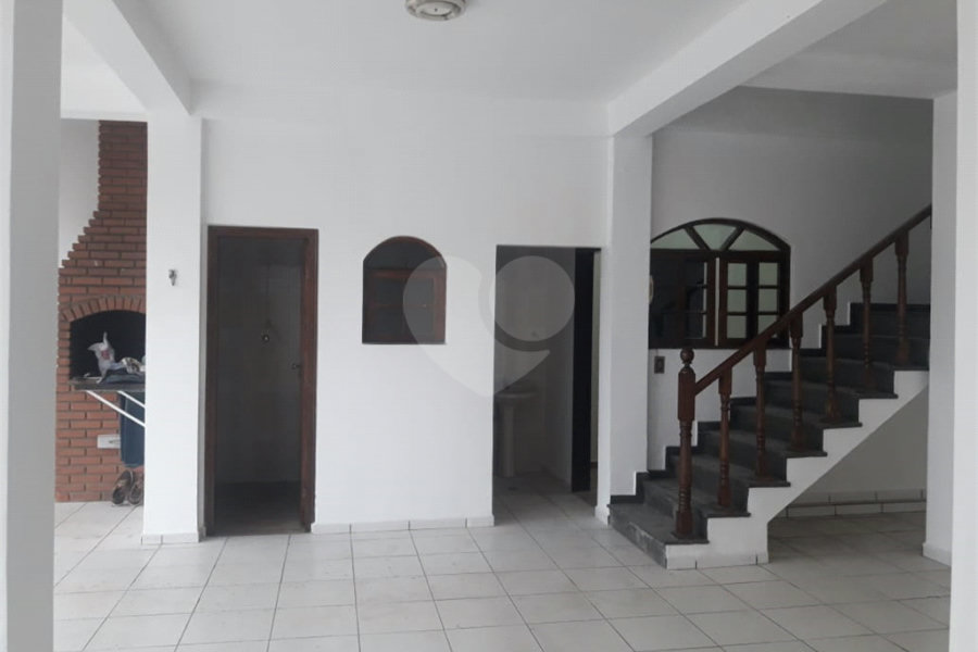 Sobrado à venda com 4 quartos, sendo 1 suíte, em Jaçanã, São Paulo, SP