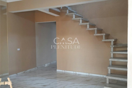 Sobrado à venda com 2 quartos, sendo 1 suíte, em Jardim dos Pássaros, Sorocaba, SP