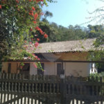 Casa à venda com 4 quartos, sendo 1 suíte, no condomínio Quinta da Cachoeira, Embu das Artes - SP