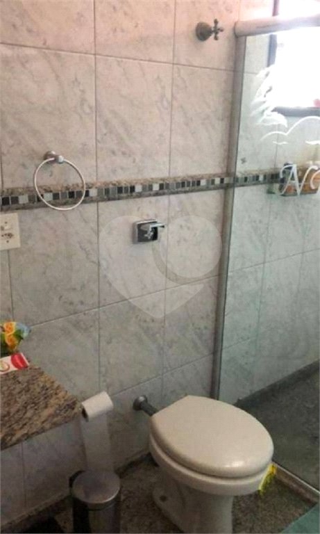 Sobrado à venda com 4 quartos, sendo 3 suítes, em Vila Irmãos Arnoni, São Paulo, SP