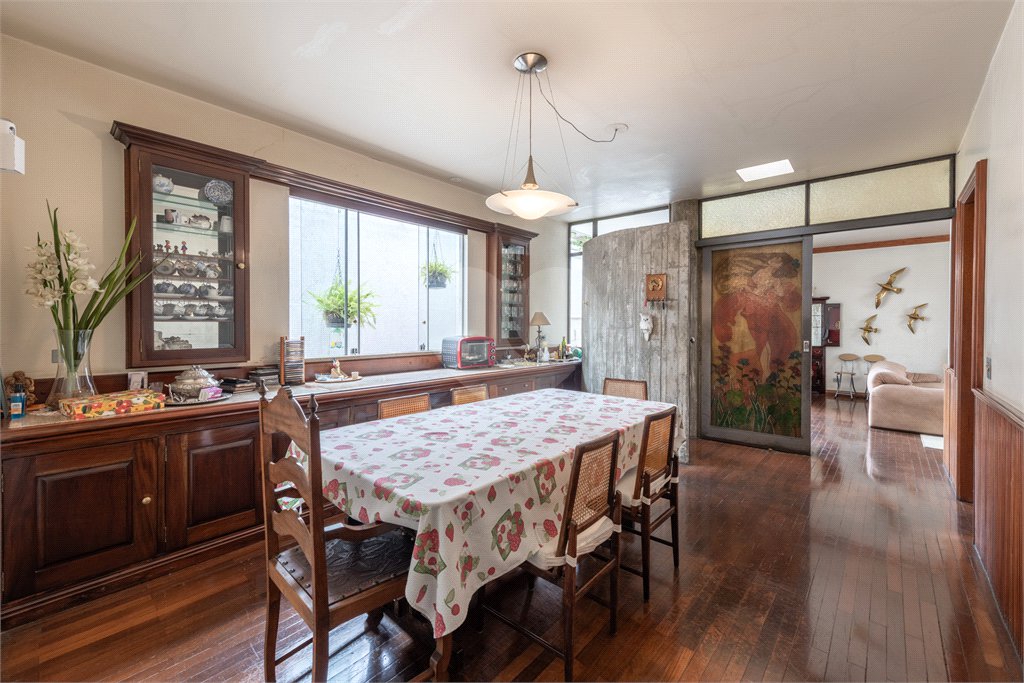 Casa Térrea à venda com 7 quartos, sendo 1 suíte, em Santana, São Paulo, SP
