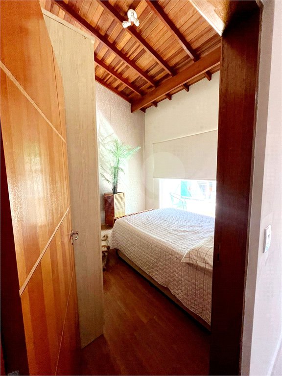Sobrado à venda com 6 quartos, sendo 1 suíte,  em Horto, São Paulo, SP