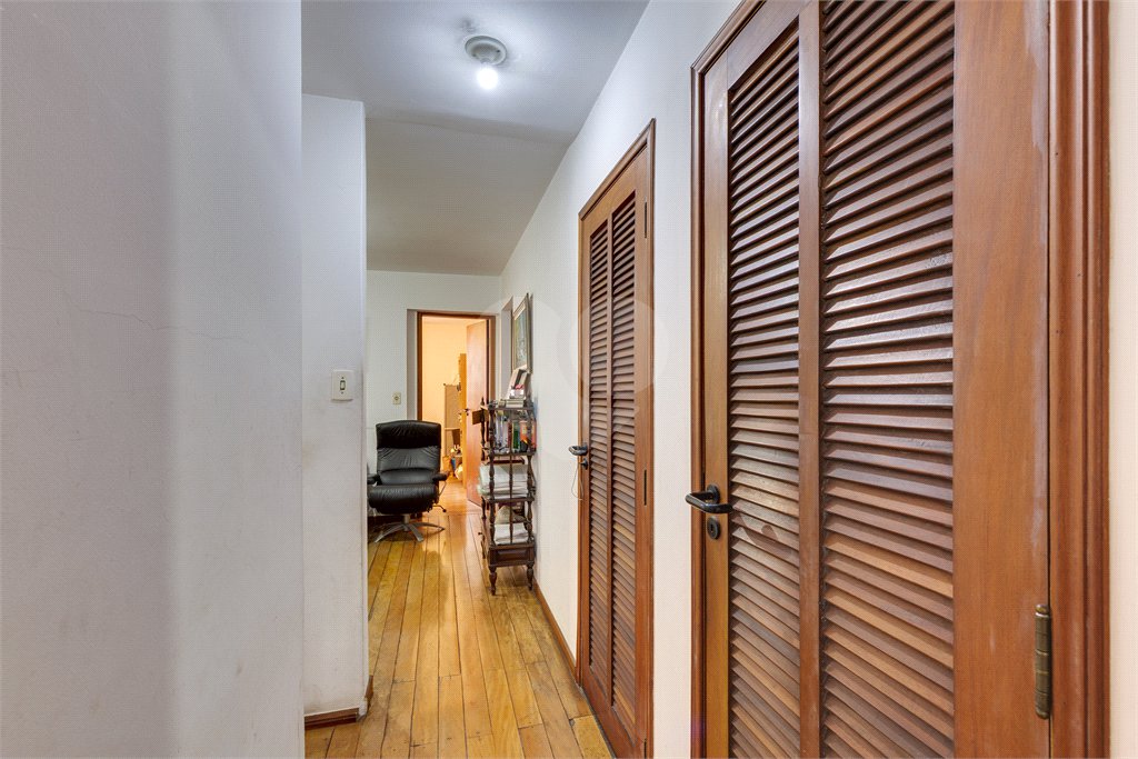 Sobrado à venda com 4 quartos, sendo 2 suítes, em Chácara Santo Antônio, São Paulo, SP