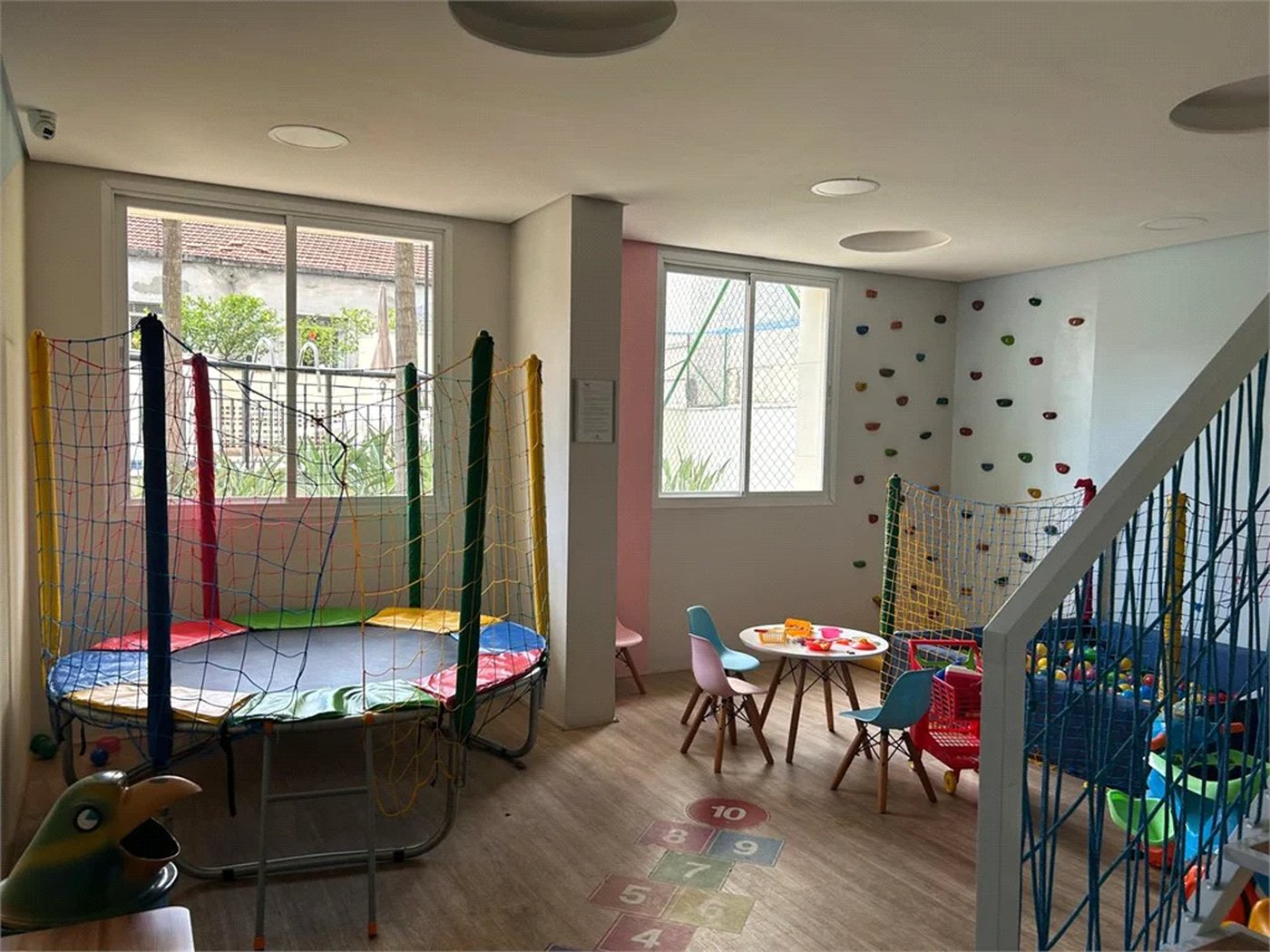 Apartamento para alugar com 3 quartos, sendo 1 suíte, em Pinheiros, São Paulo, SP