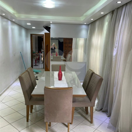 Sobrado à venda com 2 quartos, sendo 1 suíte,  em Ferreira, São Paulo, SP