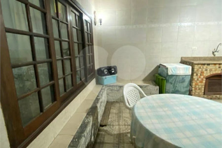 Casa à venda com 3 quartos em Santa Cruz, Rio de Janeiro, RJ