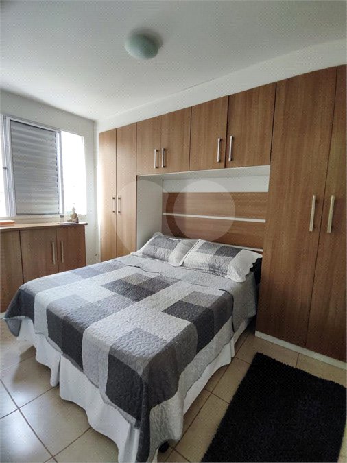 Apartamento à venda com 2 quartos em Parque Industrial, São José dos Campos, SP
