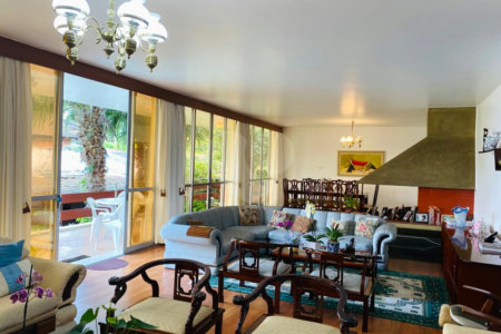Casa à venda com 4 quartos, sendo 2 suítes, em Interlagos, São Paulo, SP