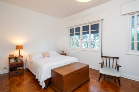 Casa à venda com 3 quartos, sendo 1 suíte, em Alto da Boa Vista, São Paulo, SP