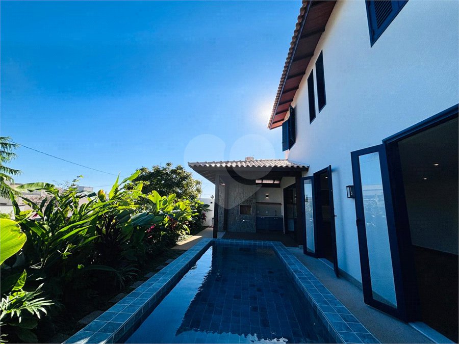 Casa à venda com 4 quartos, sendo 3 suítes, no condomínio Residencial Chácara Ondina, Sorocaba - SP