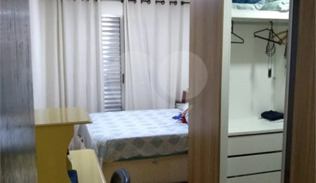 Sobrado à venda com 3 quartos, sendo 1 suíte,  em Vila Santa Margarida, Ferraz de Vasconcelos, SP