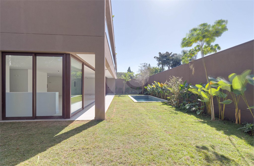Casa à venda com 4 suítes no condomínio Casa Flora Badra, São Paulo - SP