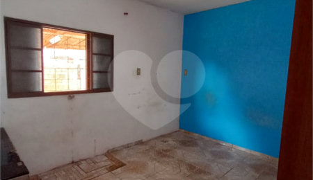 Casa à venda com 2 quartos em Vila Mazzei, Itapetininga, SP