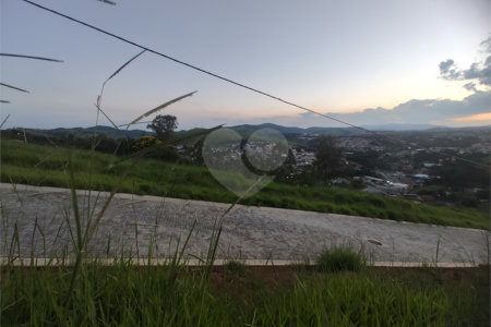 Terreno à venda no condomínio Paraíso da Montanha, Piracaia - SP
