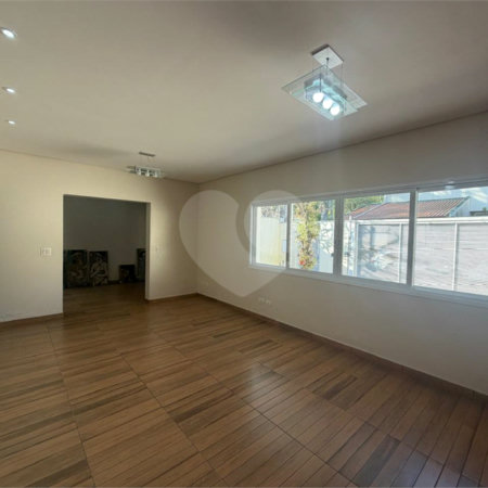 Casa Térrea à venda com 3 quartos, sendo 1 suíte, em Alto da Boa Vista, São Paulo, SP