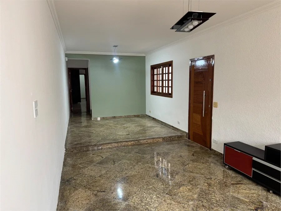 Sobrado à venda ou para alugar com 3 suítes em Vila Sônia, São Paulo, SP