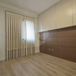 Linda cobertura Duplex om 3 dormitórios, sendo uma suíte com armários e ar condicionado e 2 vagas .