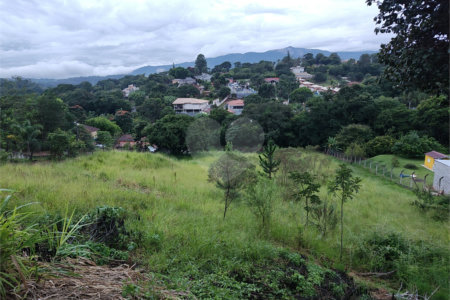 Terreno em Atibaia com 2.090 metros, ótimo para fazer chácara, excelente localização, aceita financiamento