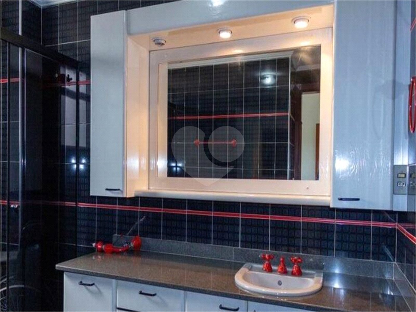 Apartamento com 04 Dorm 04 Suítes 04 Vagas na Saúde para venda ou locação.