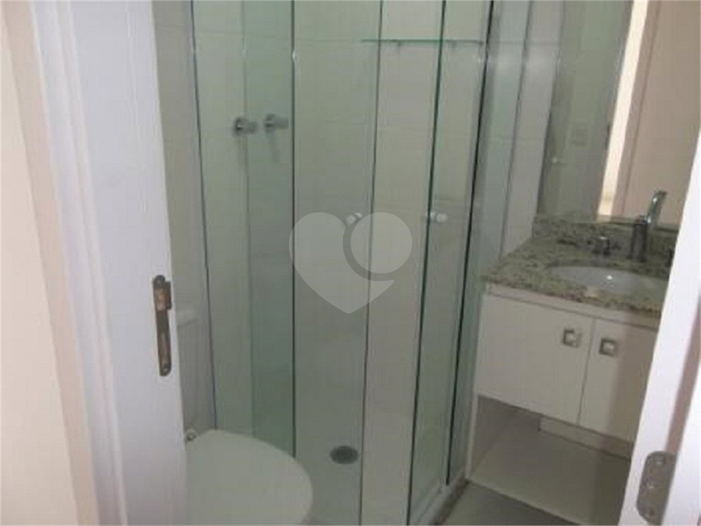 Lindo apartamento residencial mobiliado localizado na Vila Gumercindo.