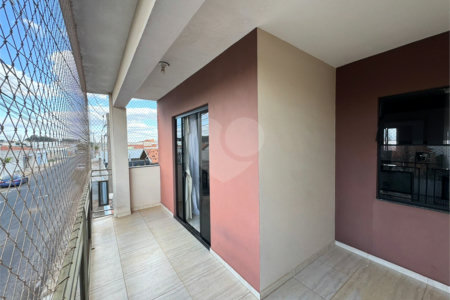 Sobrado á venda com Edícula, no Jardim Embaré, em São Carlos-SP.