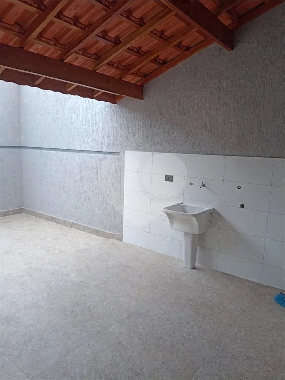 Casa com 155m² , 3 dormitórios , sendo 1 suíte , 4 vagas , à venda no Parque das Nações em Santo André.