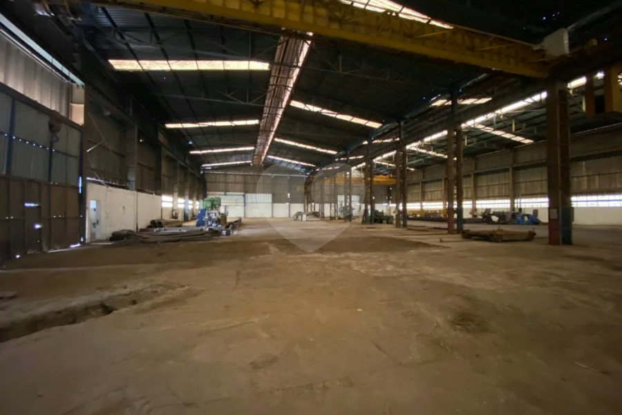 Galpão industrial à venda ou para locação na beira da Rodovia Hermínio Petrin - SP 308.