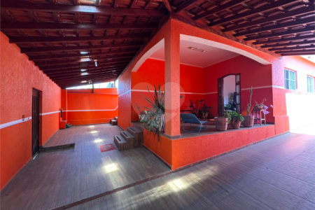 Casa com 03 Dormitórios á venda, em Jardim Alvorada, São Carlos.