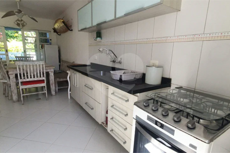 Villagio à venda com 3 quartos, sendo 1 suíte,  em Riviera de São Lourenço, Bertioga, SP