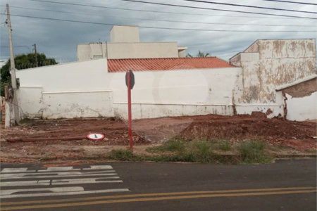Terreno residencial/comercial na vila nery