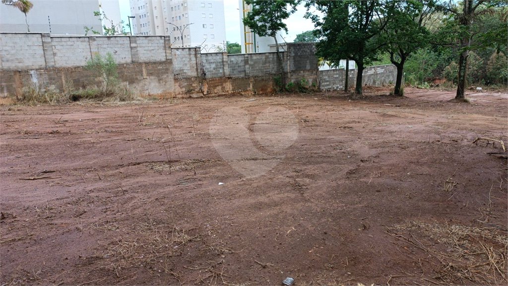 Terreno de 4600 m²