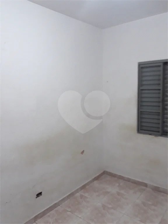 Casa térrea com amplo terreno