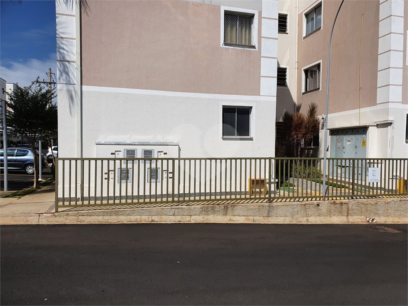 Apartamento no Condomínio Parque Alamo.