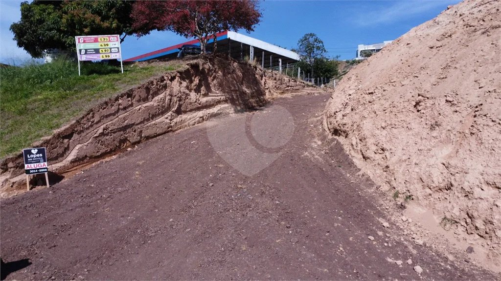 Terreno Amplo com 6.265m² e Acesso por Dois Níveis – Ótima Localização!