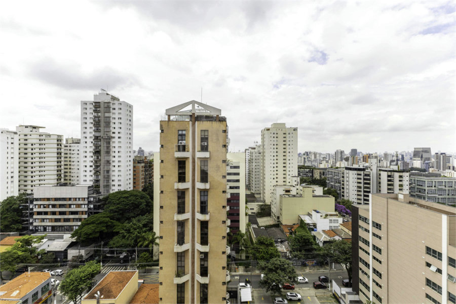 Cobertura dúplex com 175 m para venda e locação no charmoso bairro da Vila Madalena-SP