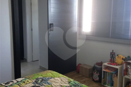 Sobrado à venda com 5 quartos, sendo 3 suítes, em Residencial Jatobás, Louveira, SP