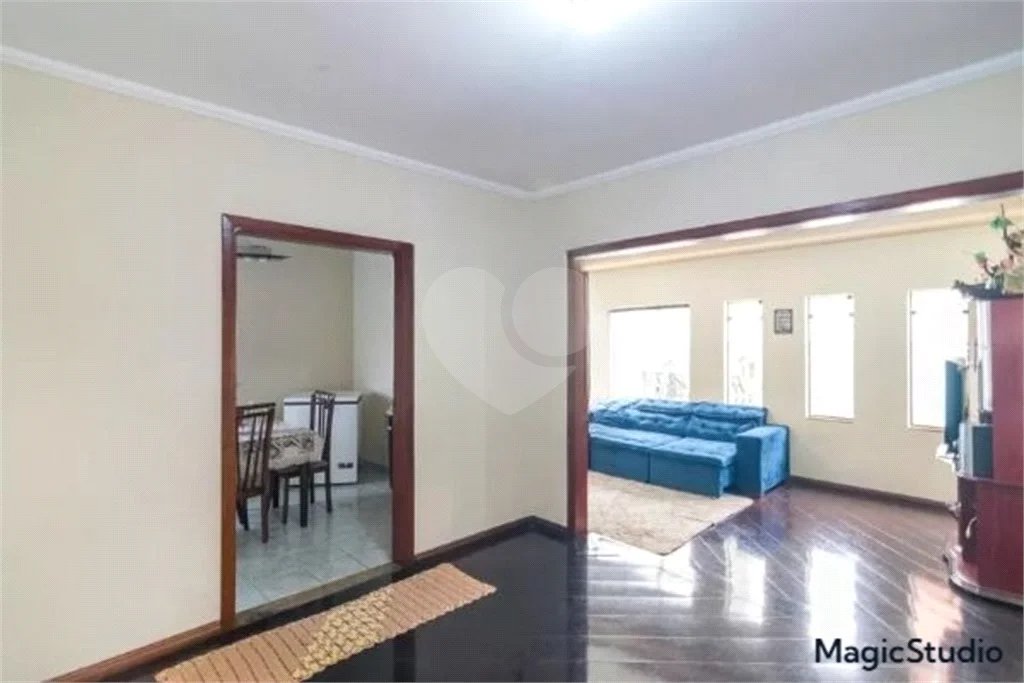 Casa com 275m², 3 quartos, 2 suítes, 8 garagens, à venda em Santo André