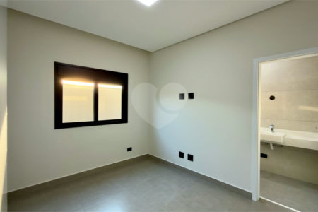 Casa térrea 3 dormitórios (3 suítes), espaço gourmet, piscina, 2 vagas garagem, condomínio fechado com ampla área lazer