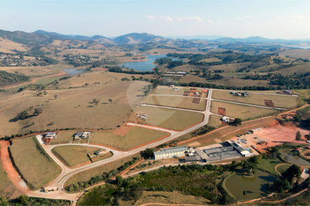 Terreno em Joanópolis com 1.000 metros, condomínio fechado com portaria e segurança, pronto para construir