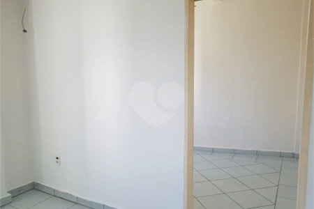 Studio / Kitnet No Centro em Frente ao Metrô