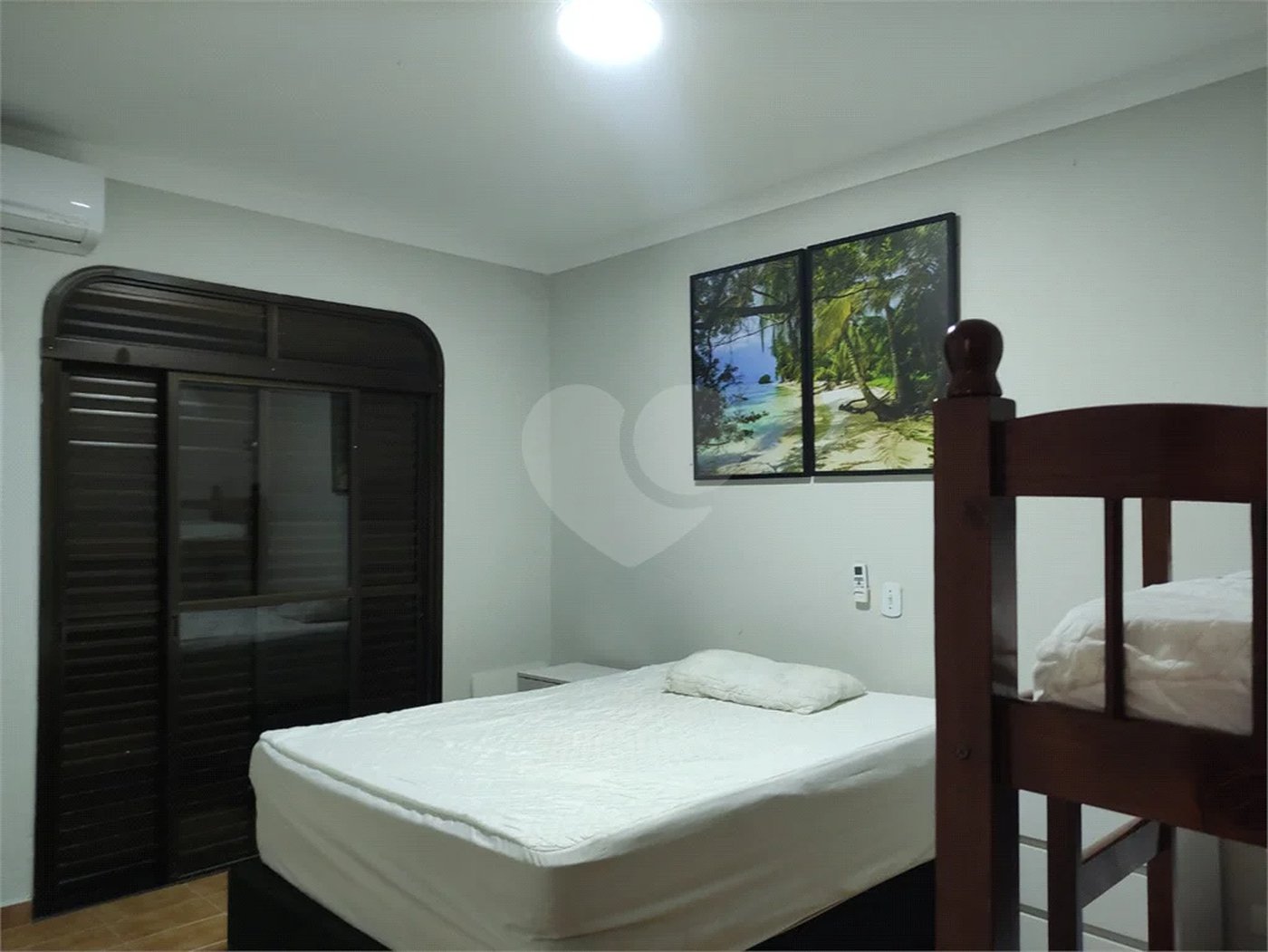Casa à venda com 6 quartos, sendo 3 suítes, em Costa do Sol, Bertioga, SP