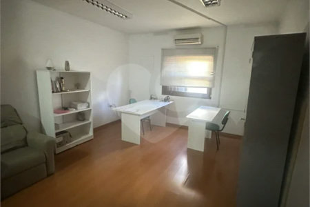 Casa à venda com 4 quartos, sendo 1 suíte,  no Centro, Vinhedo, SP
